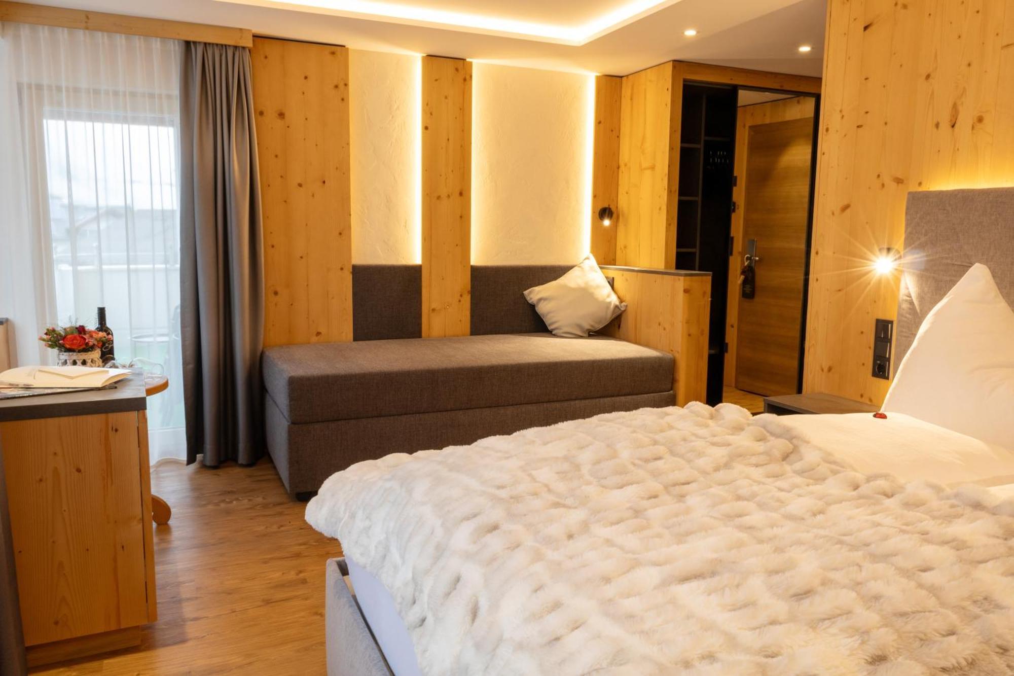 Eggerstueberl Hotel Ischgl Bagian luar foto