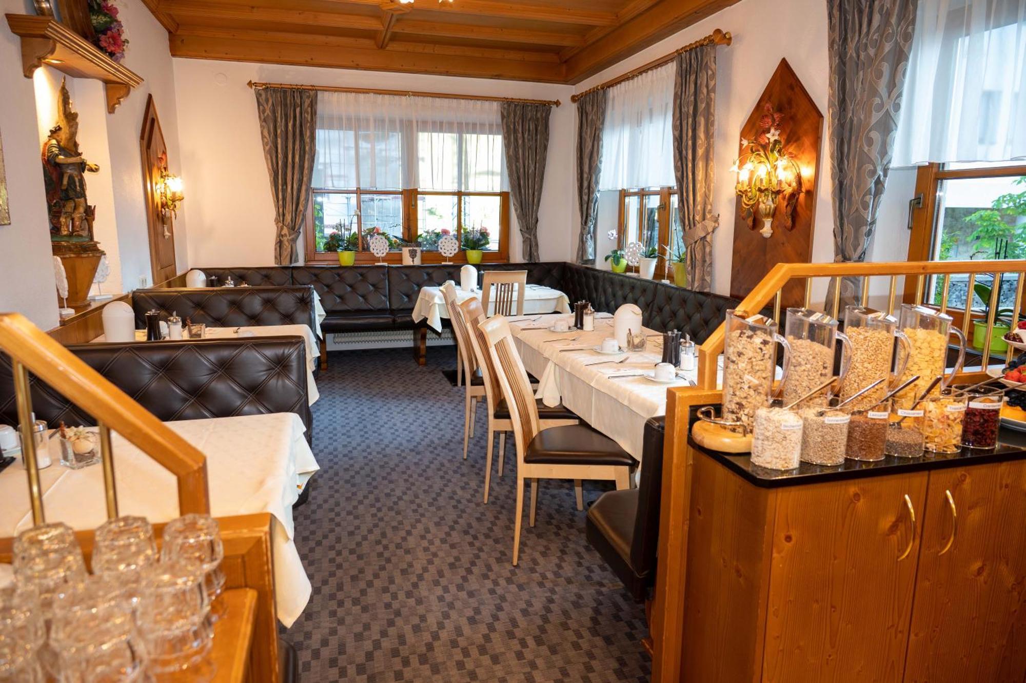 Eggerstueberl Hotel Ischgl Bagian luar foto