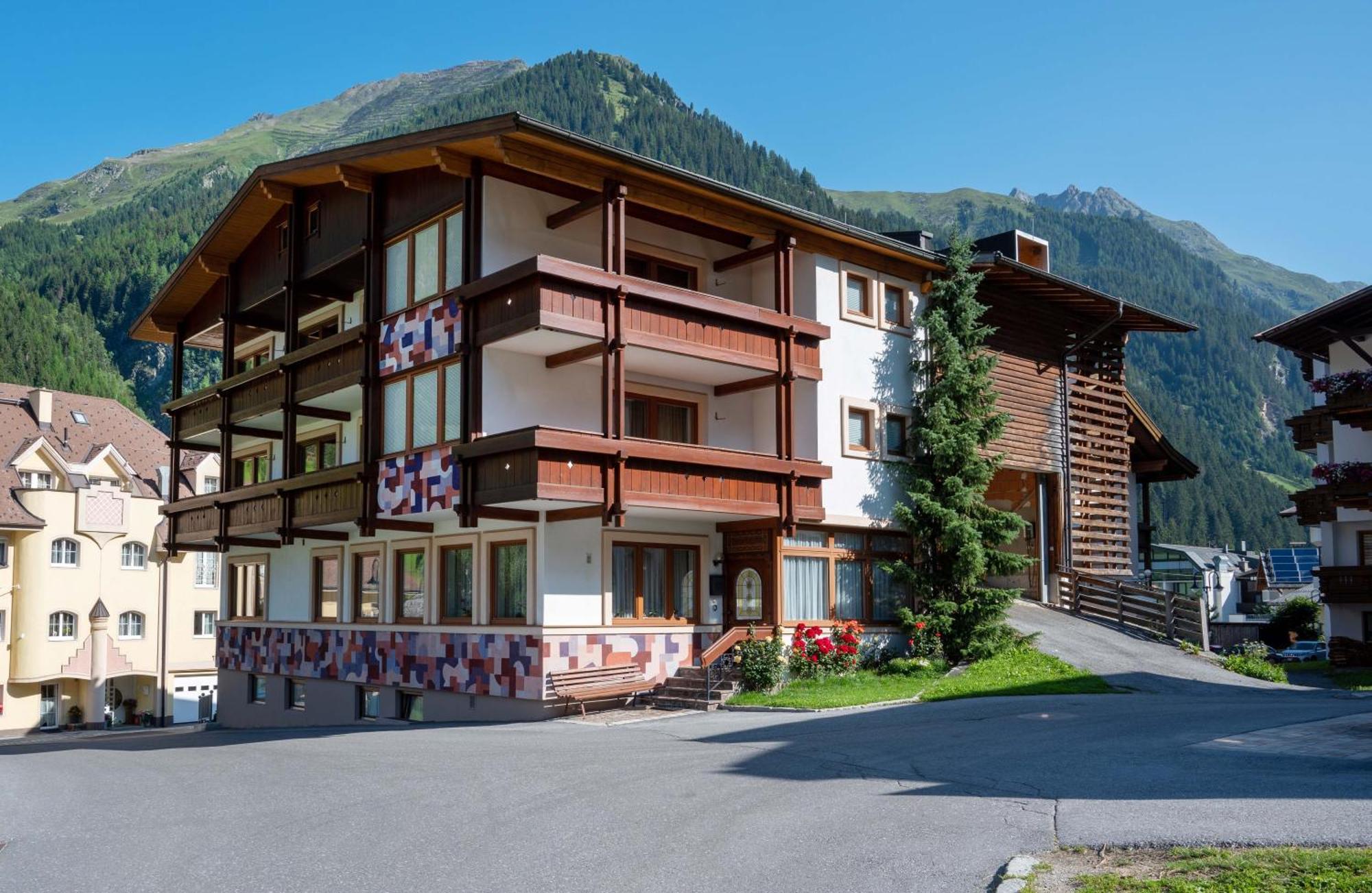 Eggerstueberl Hotel Ischgl Bagian luar foto